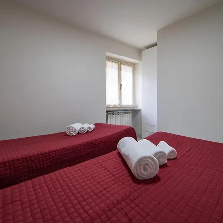 Tana Leone Apartament